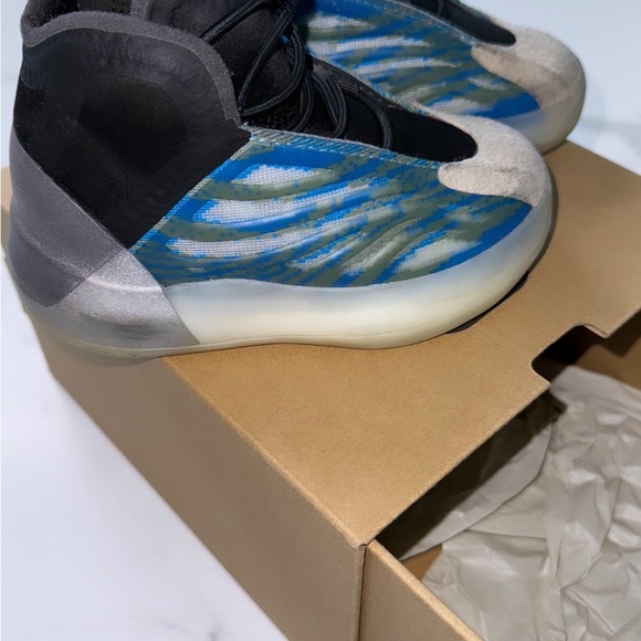 Yeezy us 8k toddlers - Picture 3 of 4